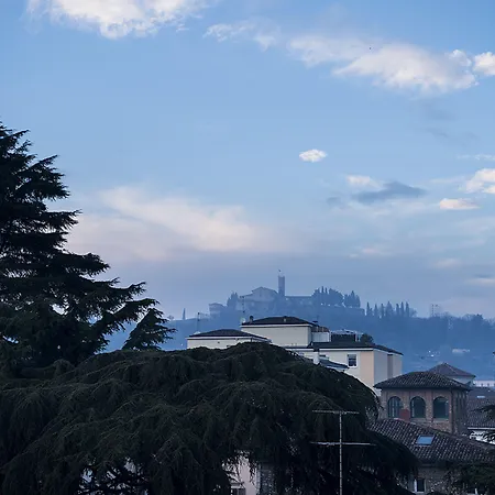 Centro Paolo Vi 호텔