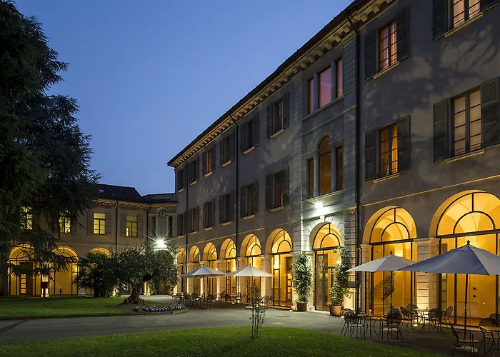 Centro Paolo Vi 호텔 2*