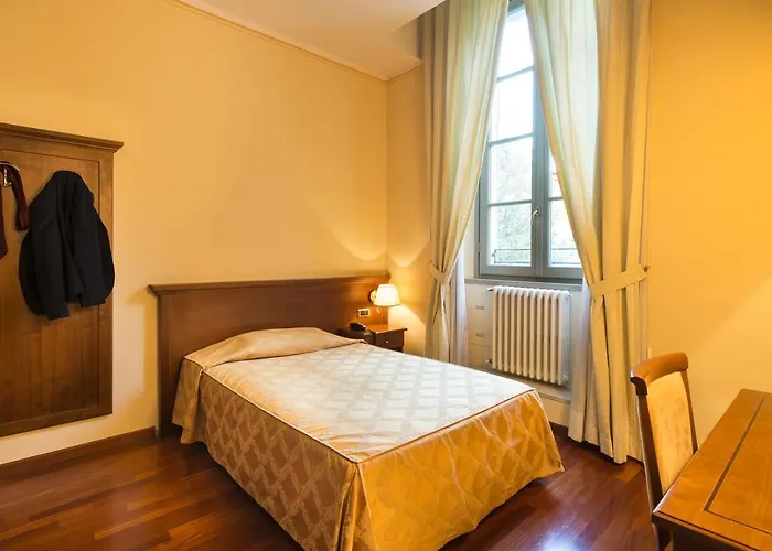 Centro Paolo Vi 호텔 2*