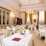 Centro Paolo Vi Hotel 3*