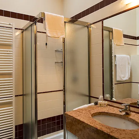 Centro Paolo Vi Hotel 3*