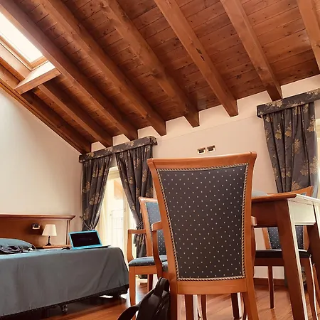 Centro Paolo Vi 3*