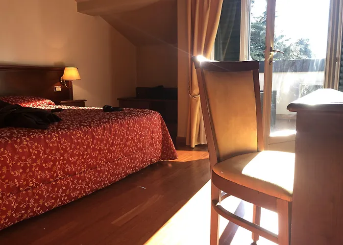 Centro Paolo Vi Hotel 2*