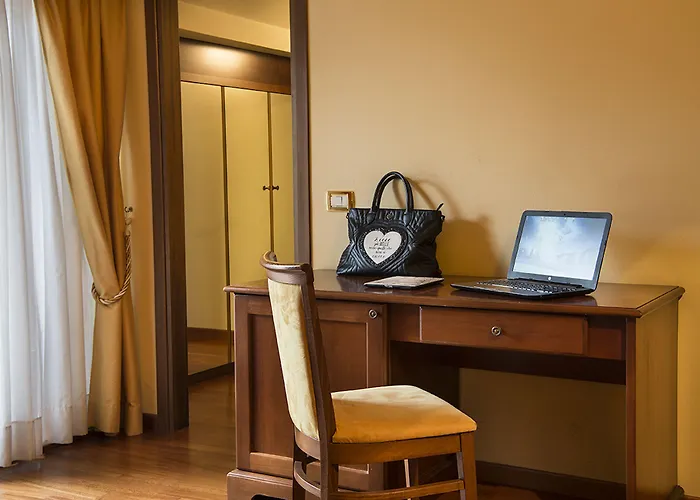 Hotel Centro Paolo Vi 2*