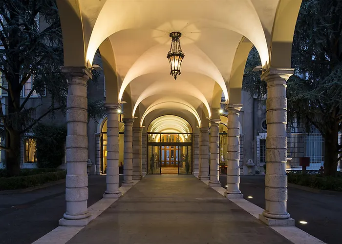 Centro Paolo Vi 2* ברשה