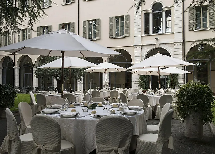 Centro Paolo Vi מלון 2*